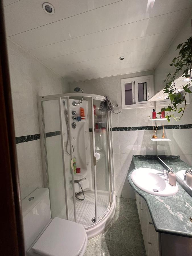 Room Familiar Sants برشلونة المظهر الخارجي الصورة