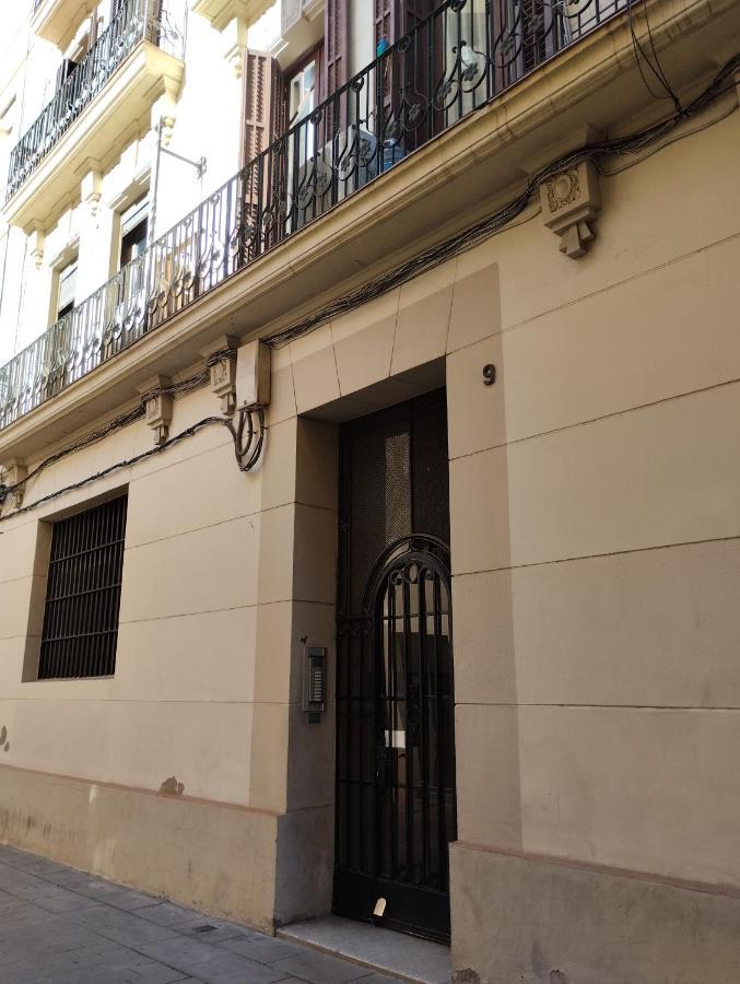 Room Familiar Sants برشلونة المظهر الخارجي الصورة