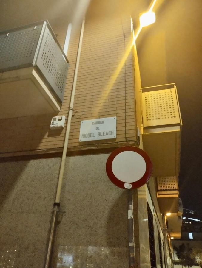 Room Familiar Sants برشلونة المظهر الخارجي الصورة