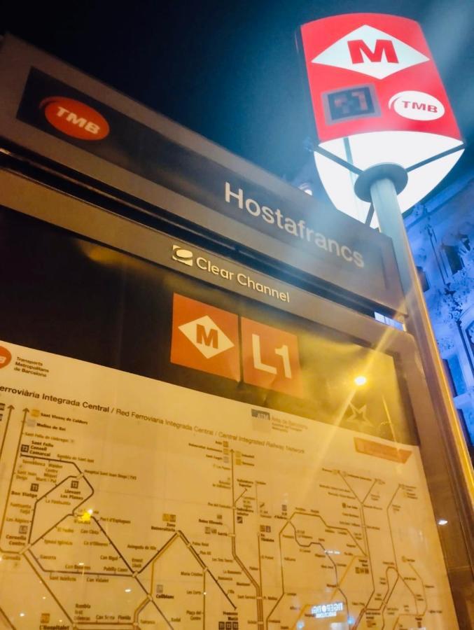 Room Familiar Sants برشلونة المظهر الخارجي الصورة